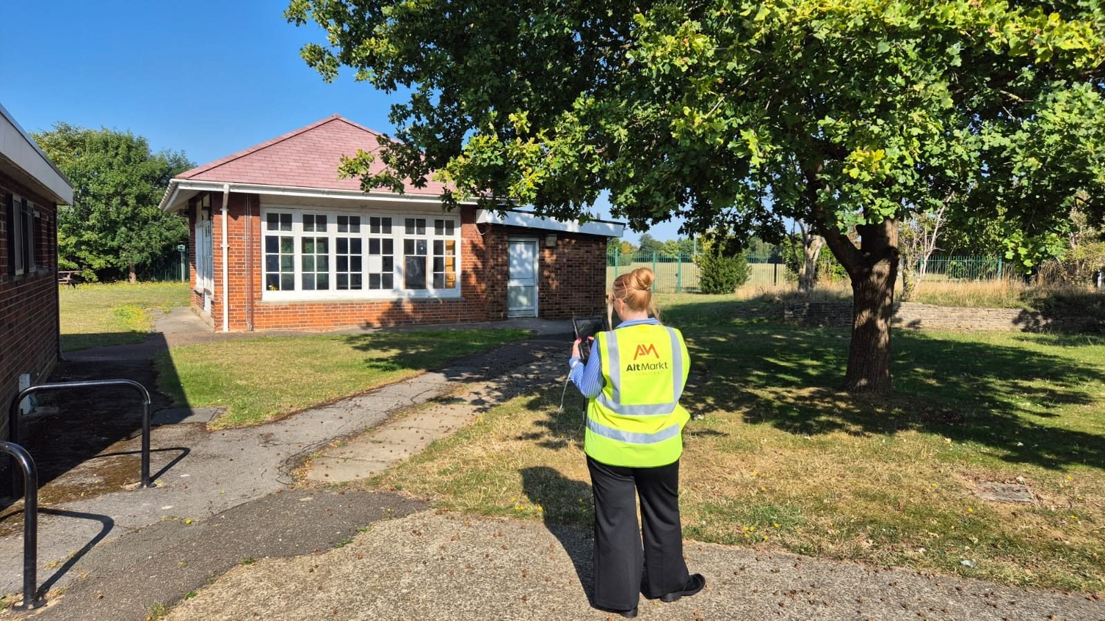 9260935e-6fba-4b23-bbb8-fe8bce7fe258